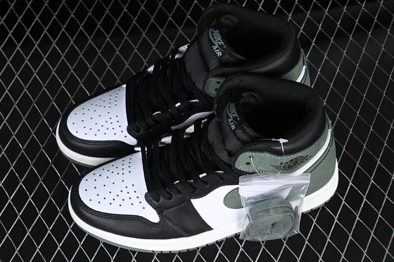 All categories Air Jordan Jordan series basketball shoes Air Jordan 1 High Air Jordan 1 Retro High "Clay Green" AJ1 Joe 1 six-time champion high-top basketball shoes 555088-135